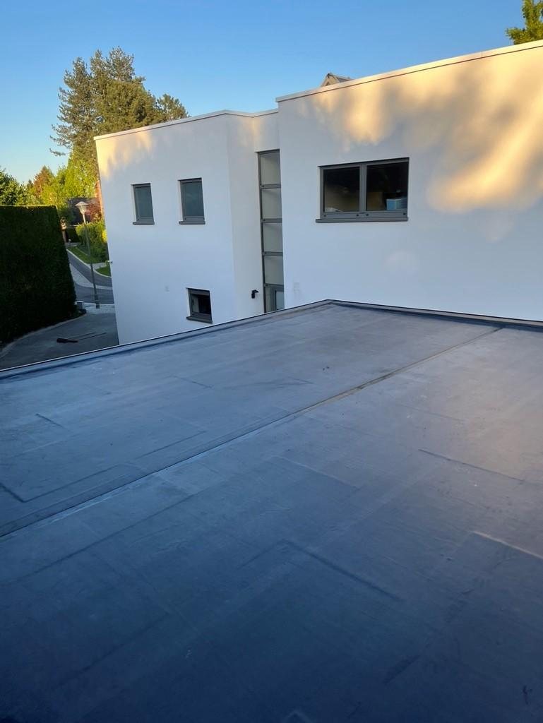 Plat dak in EPDM met nieuwe dakranden